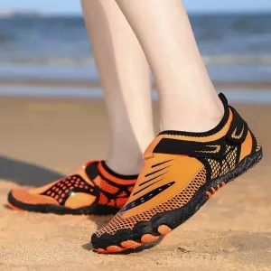 Tênis Esportivos com Forma de pé. Sapatos Descalços